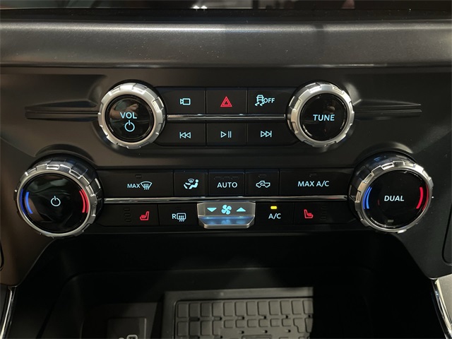 2025 Ford F-150 XLT photo 18