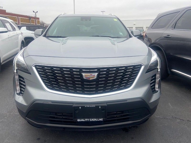 2023 Cadillac XT4 Luxury photo 2