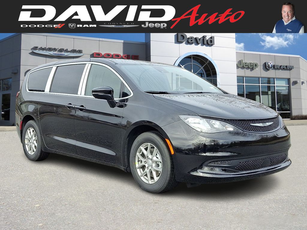 2026 Chrysler Voyager LX's photo