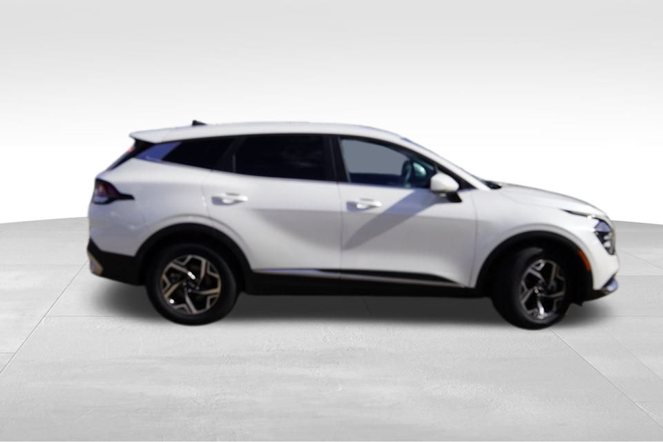 2024 Kia Sportage LX photo 3