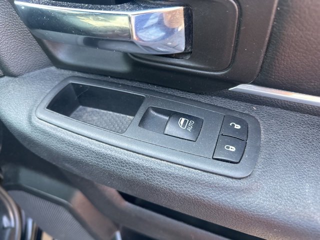 2021 Ram 1500 Classic Warlock photo 18