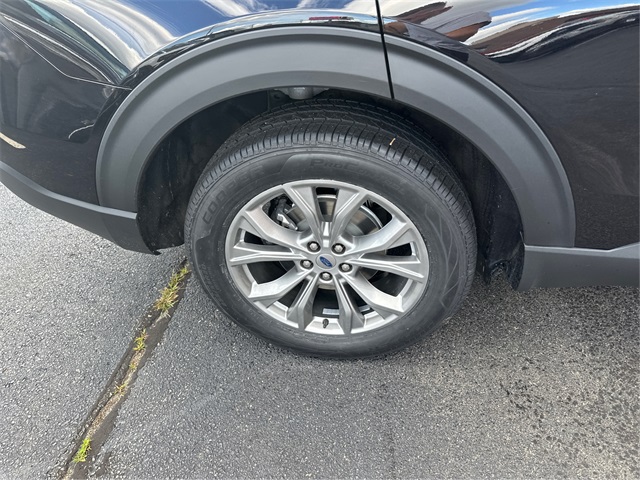 2023 Ford Explorer XLT photo 13