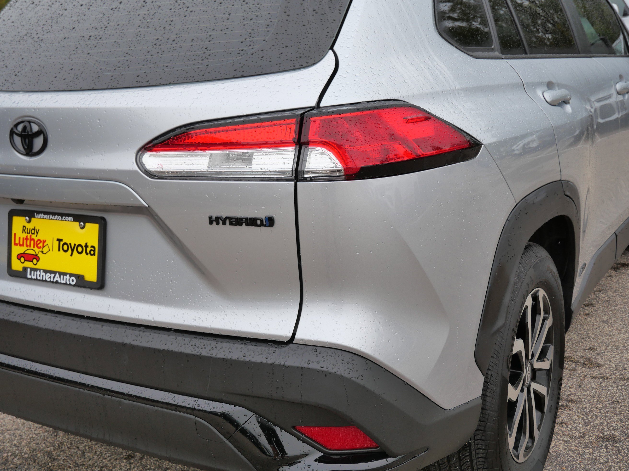 2024 Toyota Corolla Cross Hybrid S photo 16