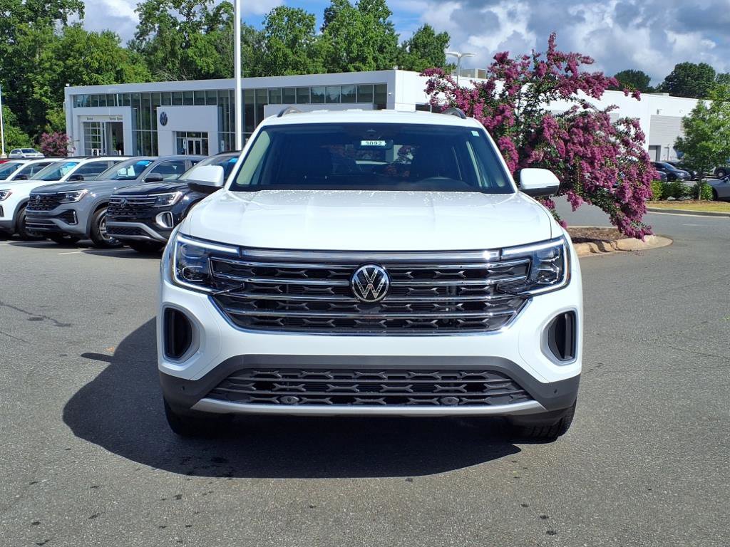 2025 Volkswagen Atlas SE Technology photo 2