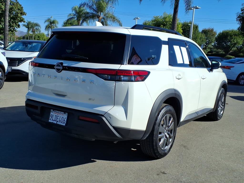 2024 Nissan Pathfinder SV photo 3