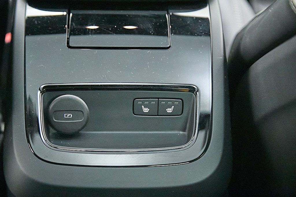 2022 VOLVO S60 - Image 23