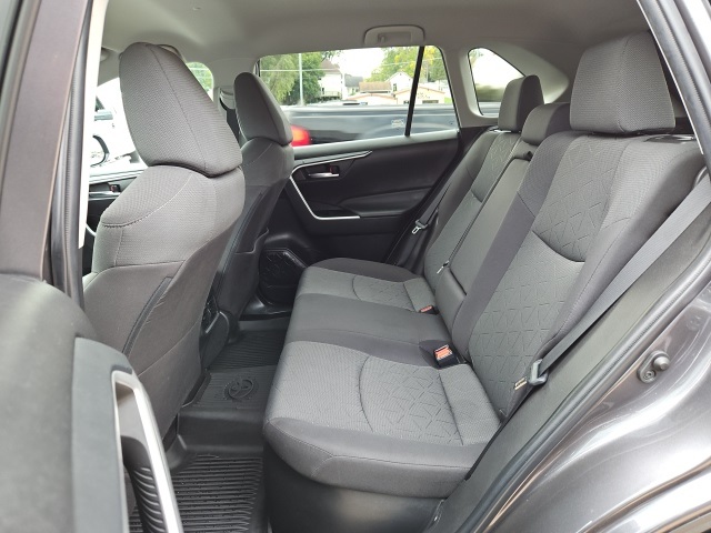 2022 Toyota RAV4 Hybrid XLE photo 12