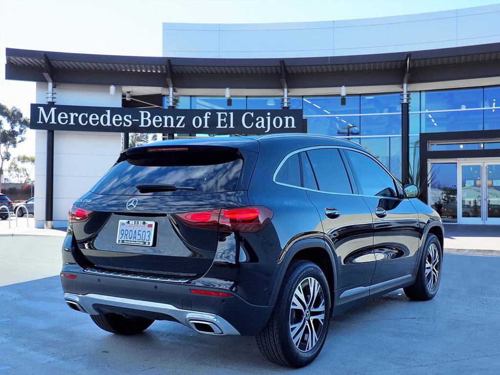 2025 Mercedes Benz GLA photo 3