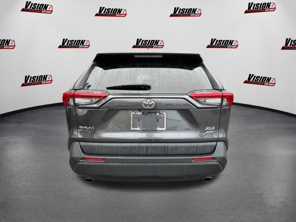 2019 Toyota RAV4 XLE photo 3