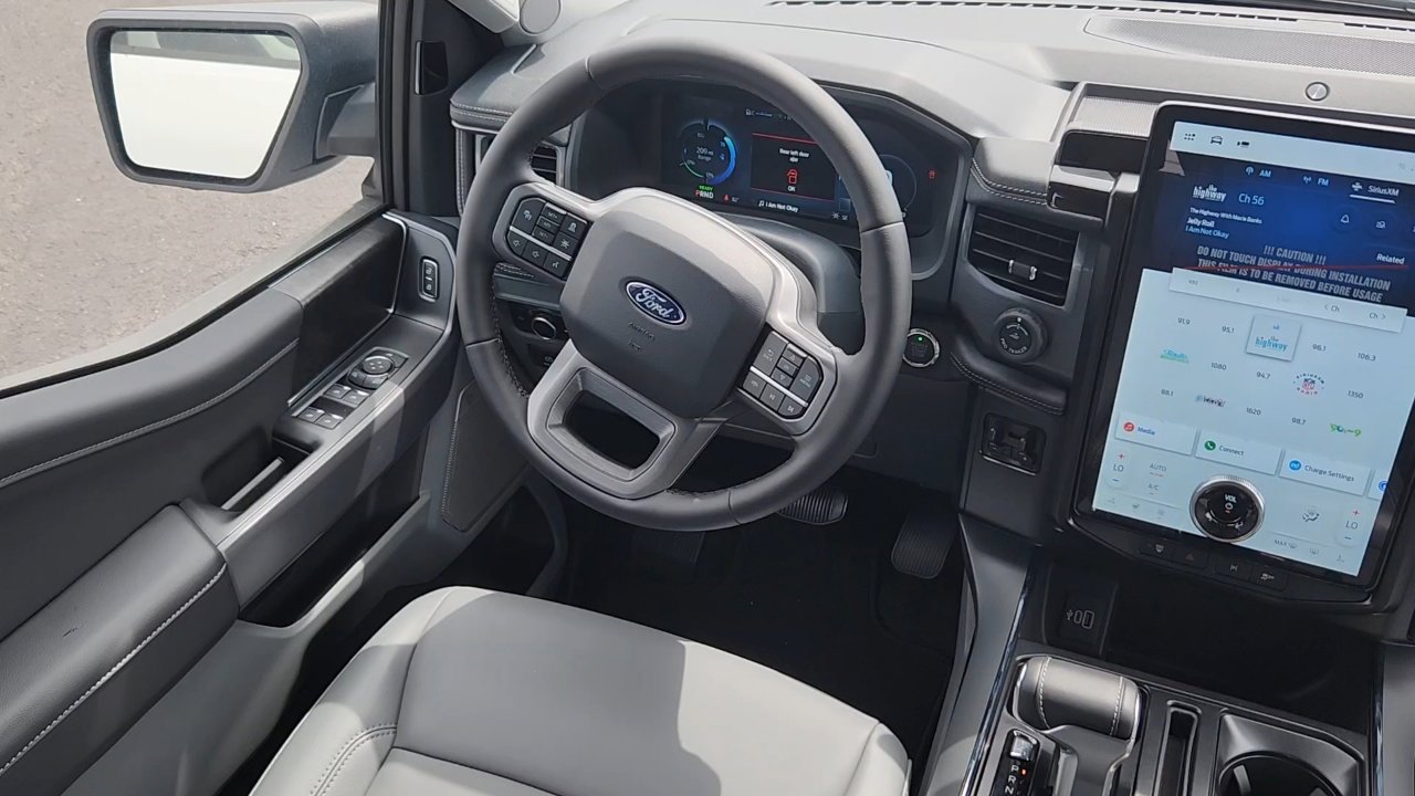 2025 Ford F-150 Lightning photo 5