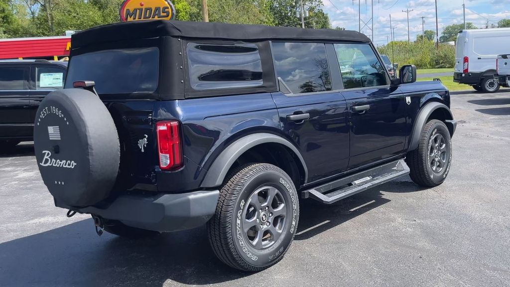 2021 Ford Bronco Base Big Bend Black Diamond Outer Banks photo 3