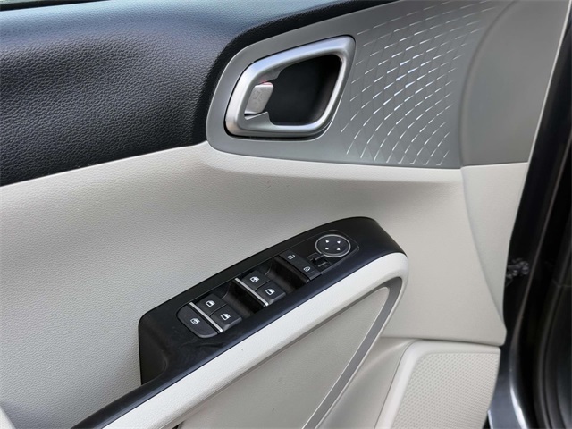 2023 Kia Soul LX photo 25