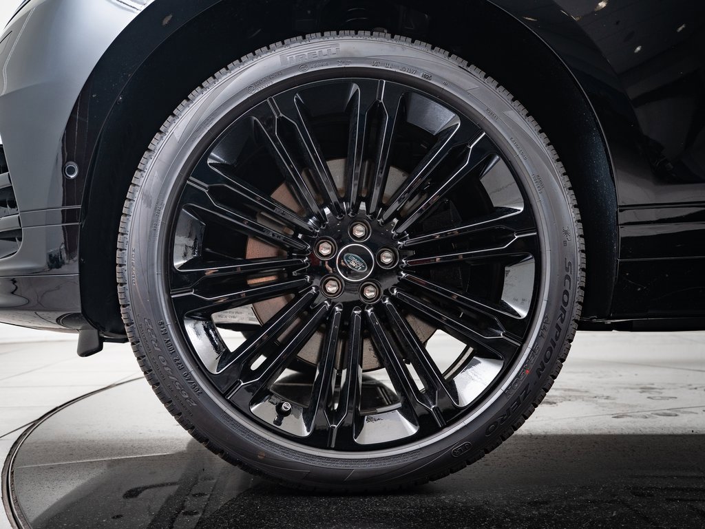 2026 Land Rover Range Rover Velar SE photo 12