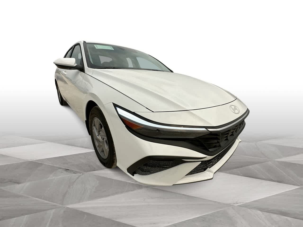 2025 Hyundai Elantra SE photo 2