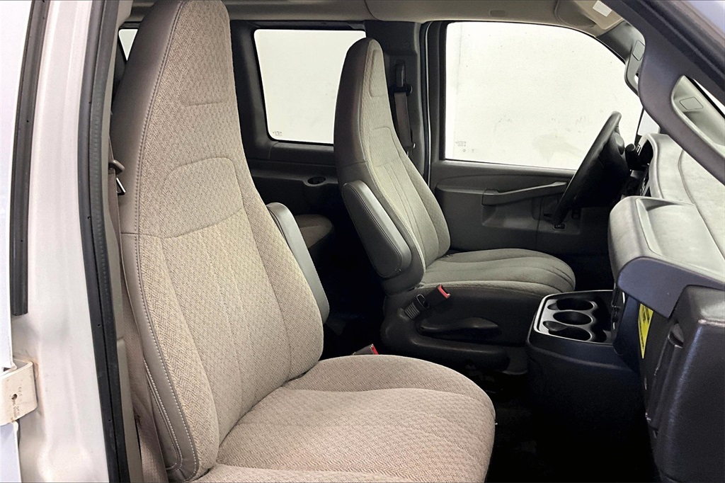 2020 Chevrolet Express 2500 LT photo 6