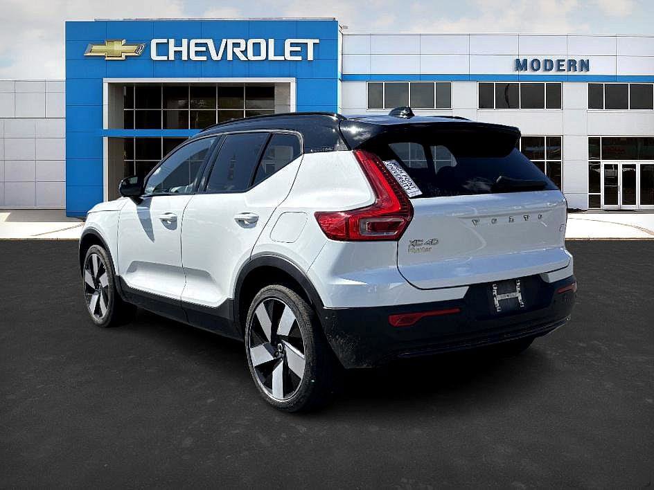 2024 Volvo XC40 Recharge Ultimate AWD photo 3