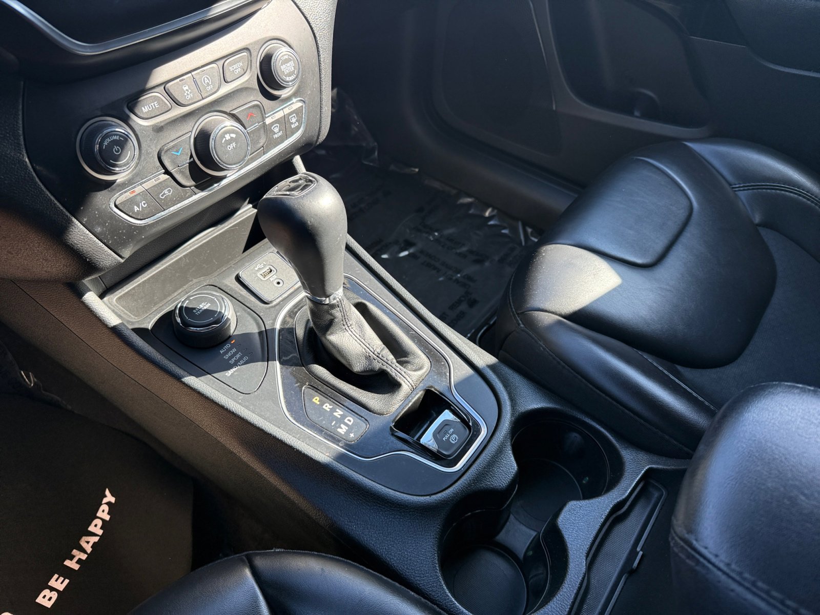 2019 Jeep Cherokee Altitude photo 12