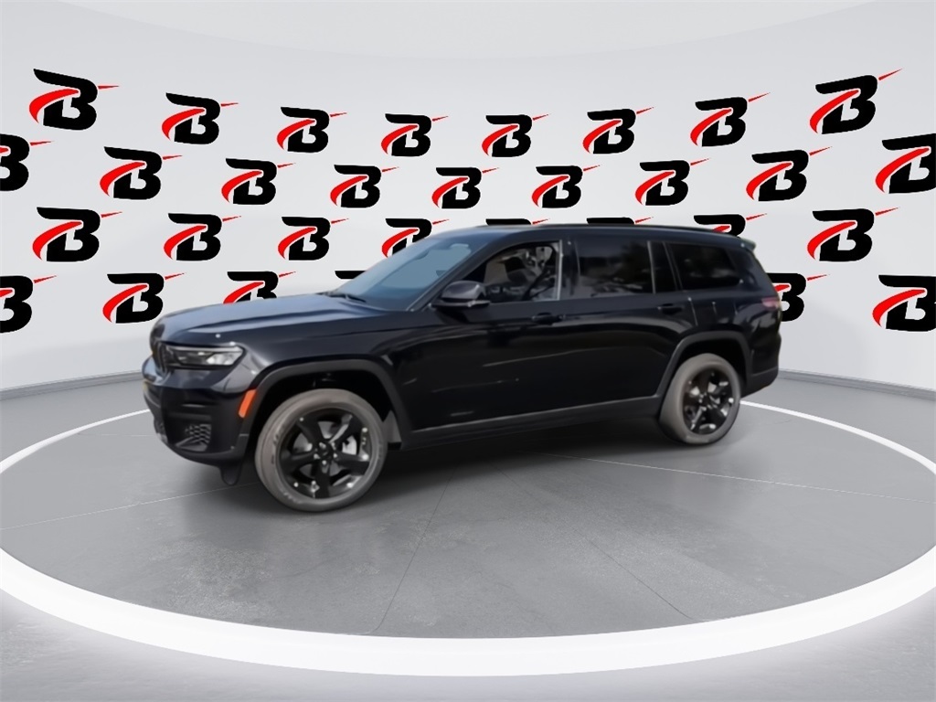 2025 Jeep Grand Cherokee Laredo Altitude photo 4