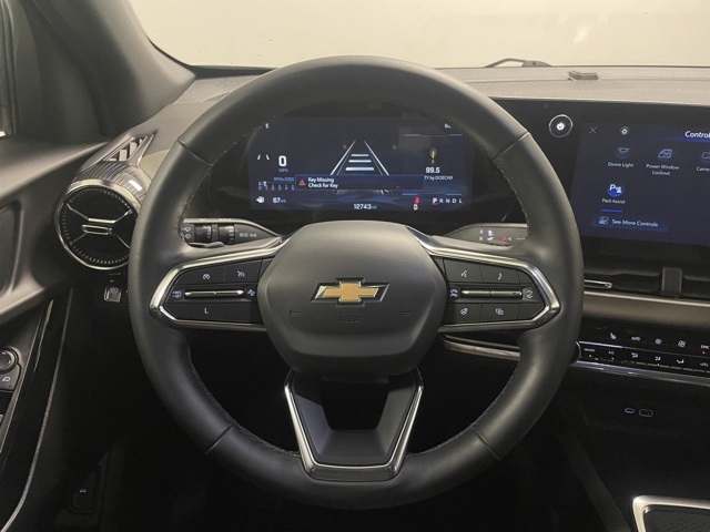 2025 Chevrolet Equinox LT photo 3