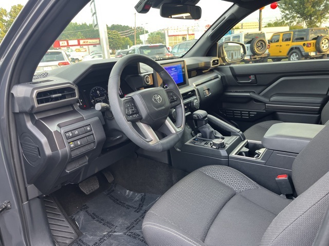 2025 Toyota 4Runner SR5 photo 4