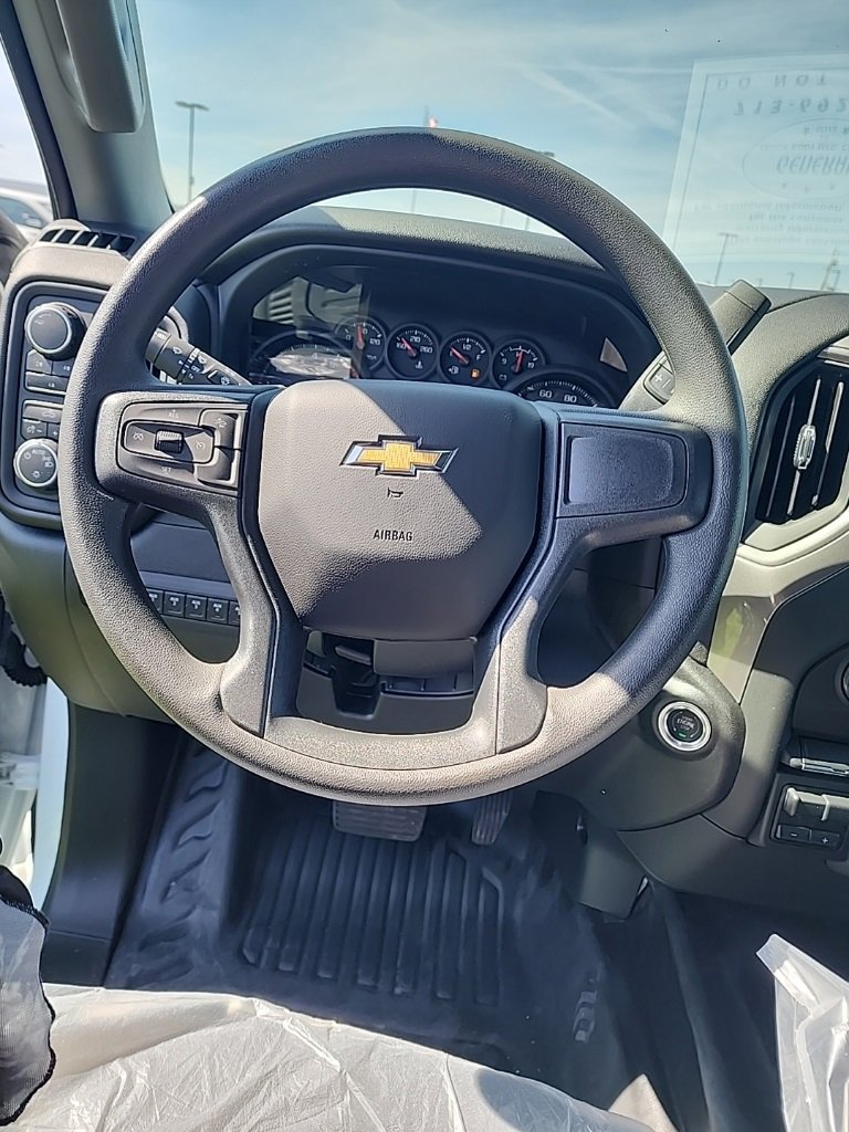 2024 Chevrolet Silverado 2500HD photo 3