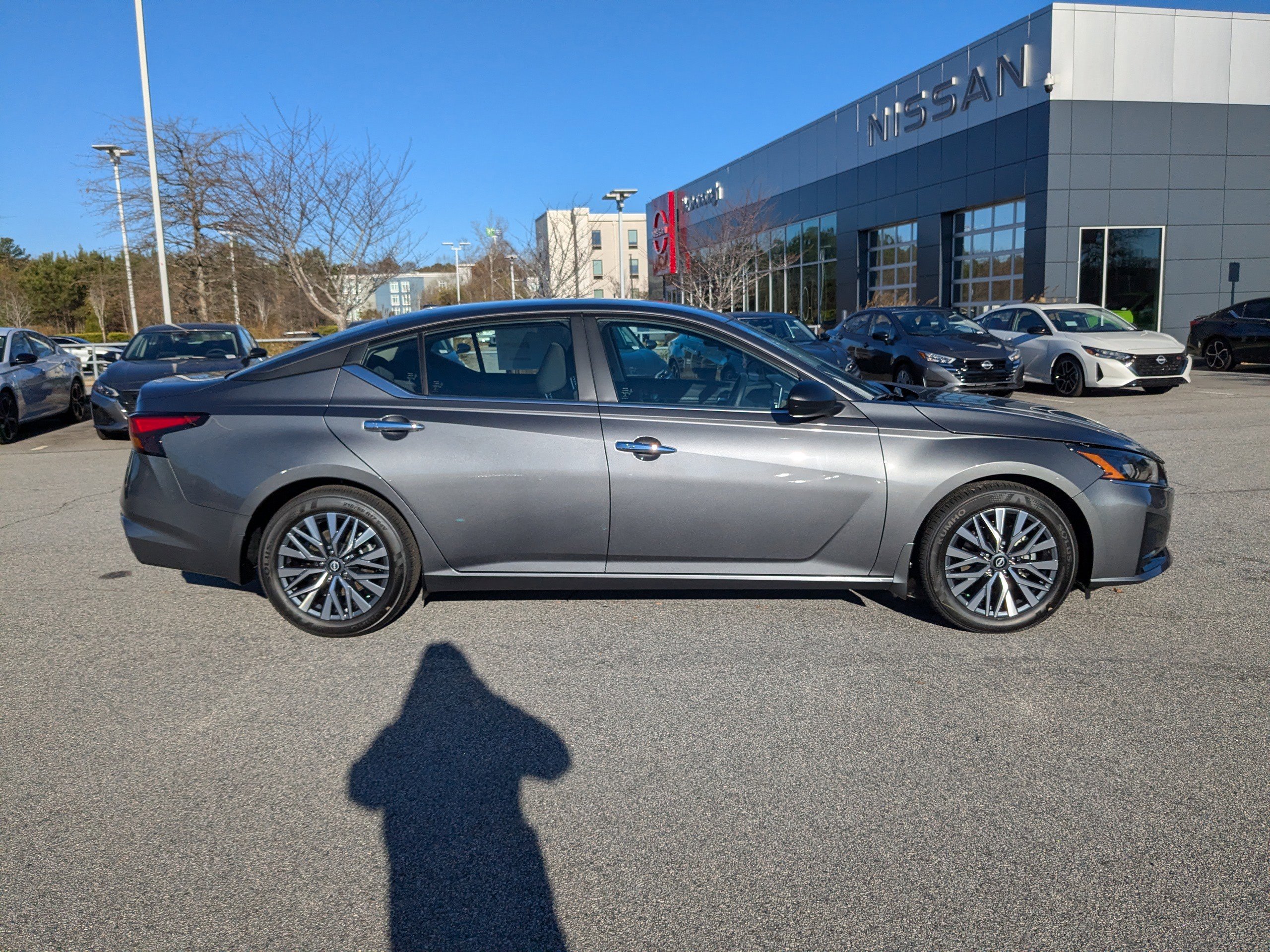 2025 Nissan Altima 2.5 SV photo 2