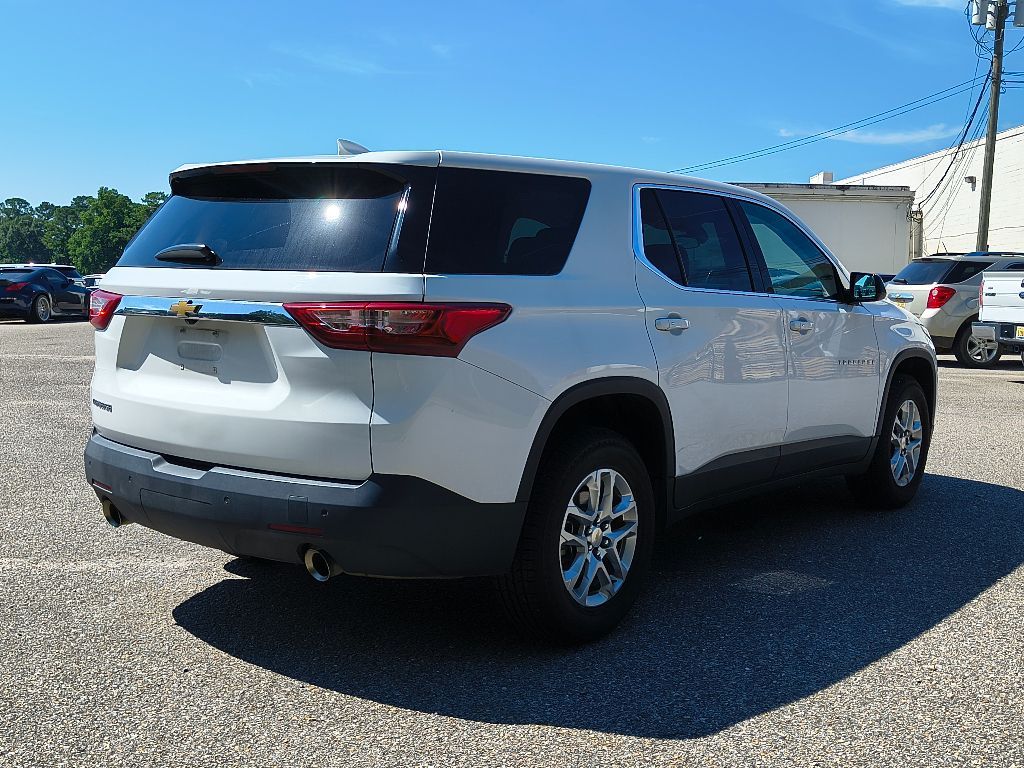 2021 Chevrolet Traverse LS photo 8