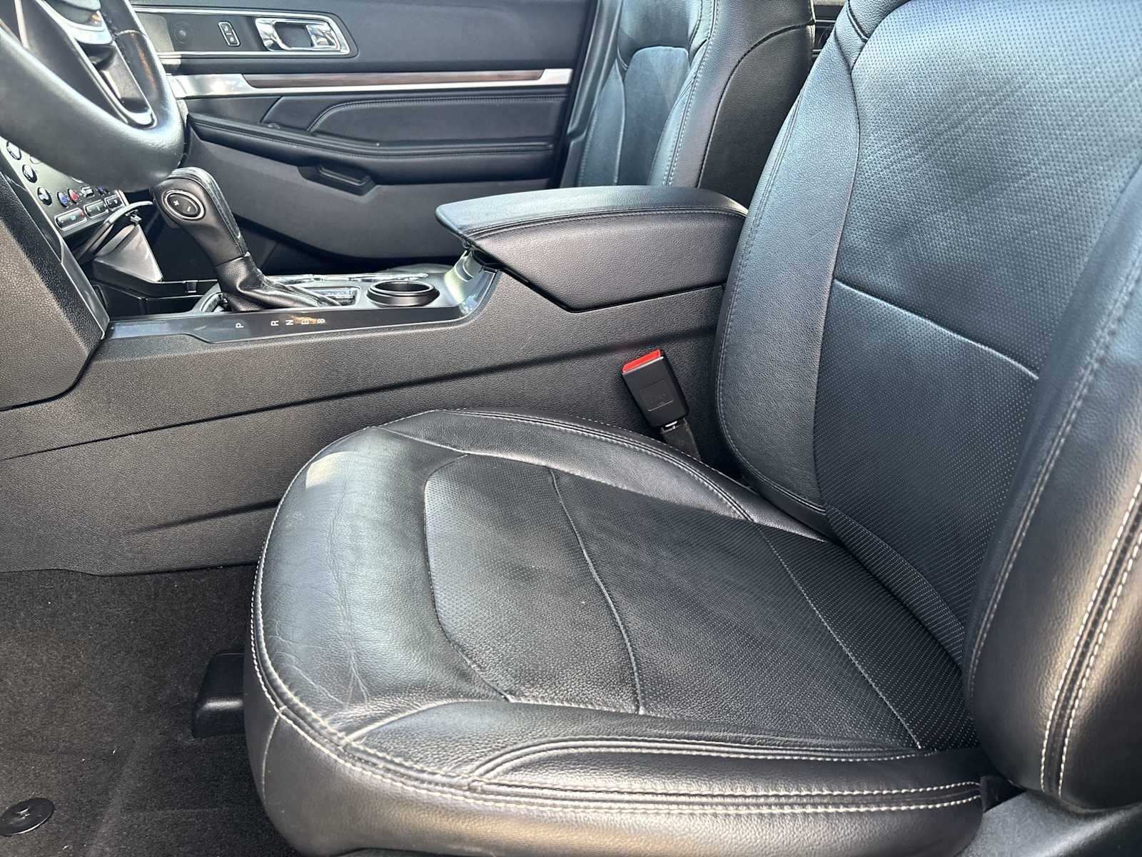 2019 Ford Explorer Limited photo 25