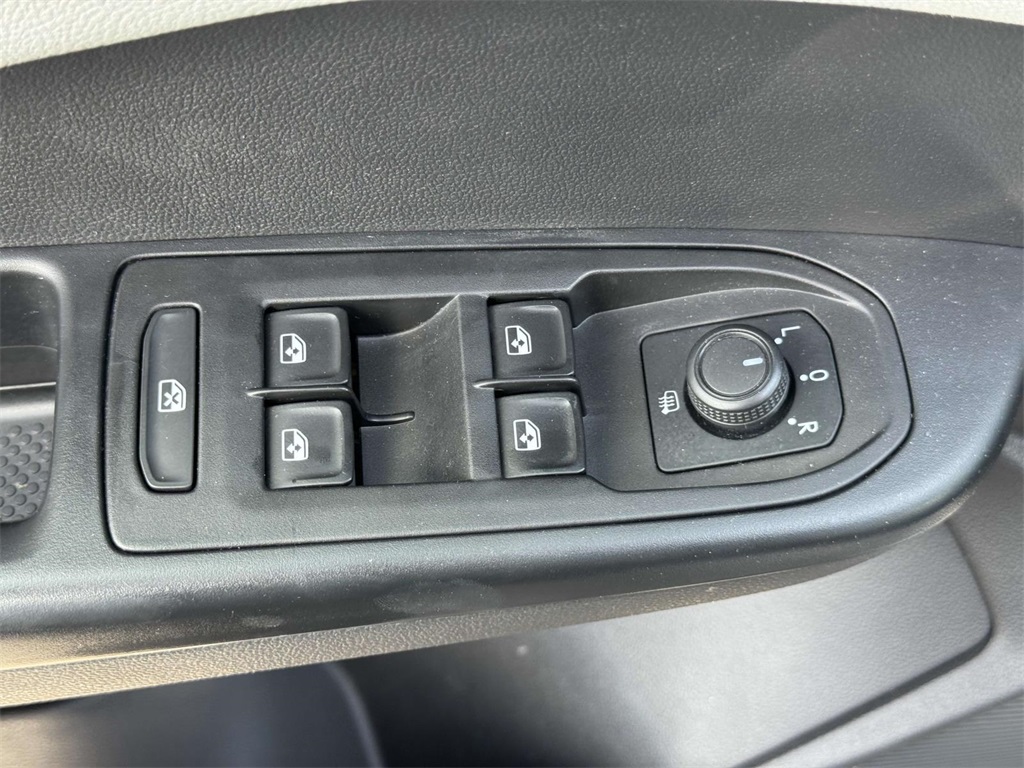 2022 Volkswagen Taos SEL photo 26