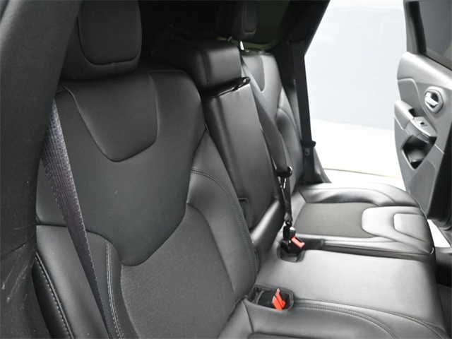 2021 Jeep Cherokee Altitude photo 12