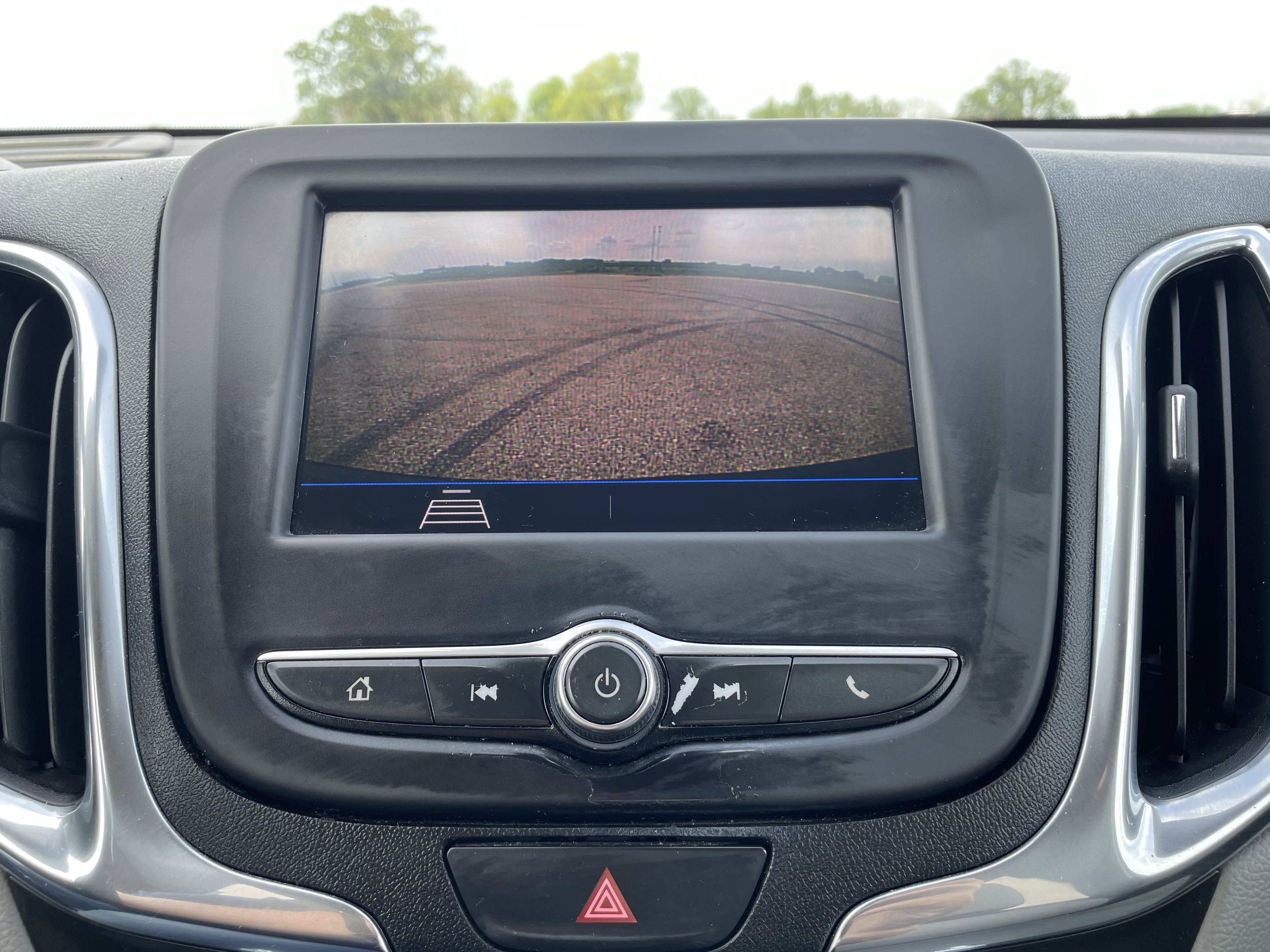 2020 Chevrolet Equinox LS photo 5