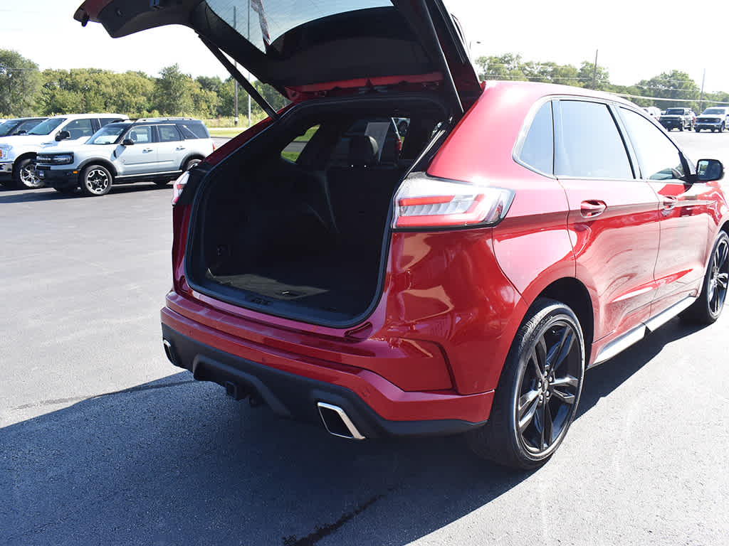 2022 Ford Edge ST photo 22