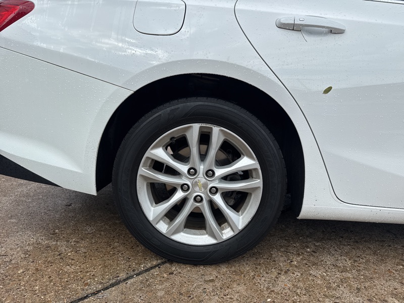 2018 Chevrolet Malibu 1LT photo 5