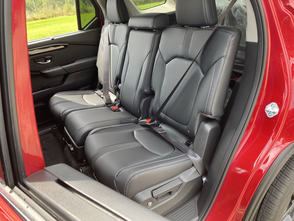 2025 Honda Pilot Touring photo 28