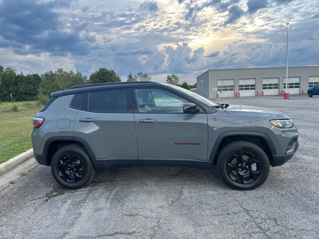 2023 Jeep Compass Trailhawk photo 3