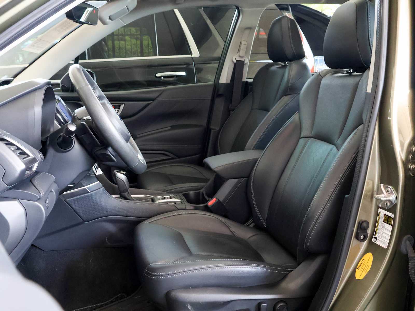 2022 Subaru Forester Touring photo 9
