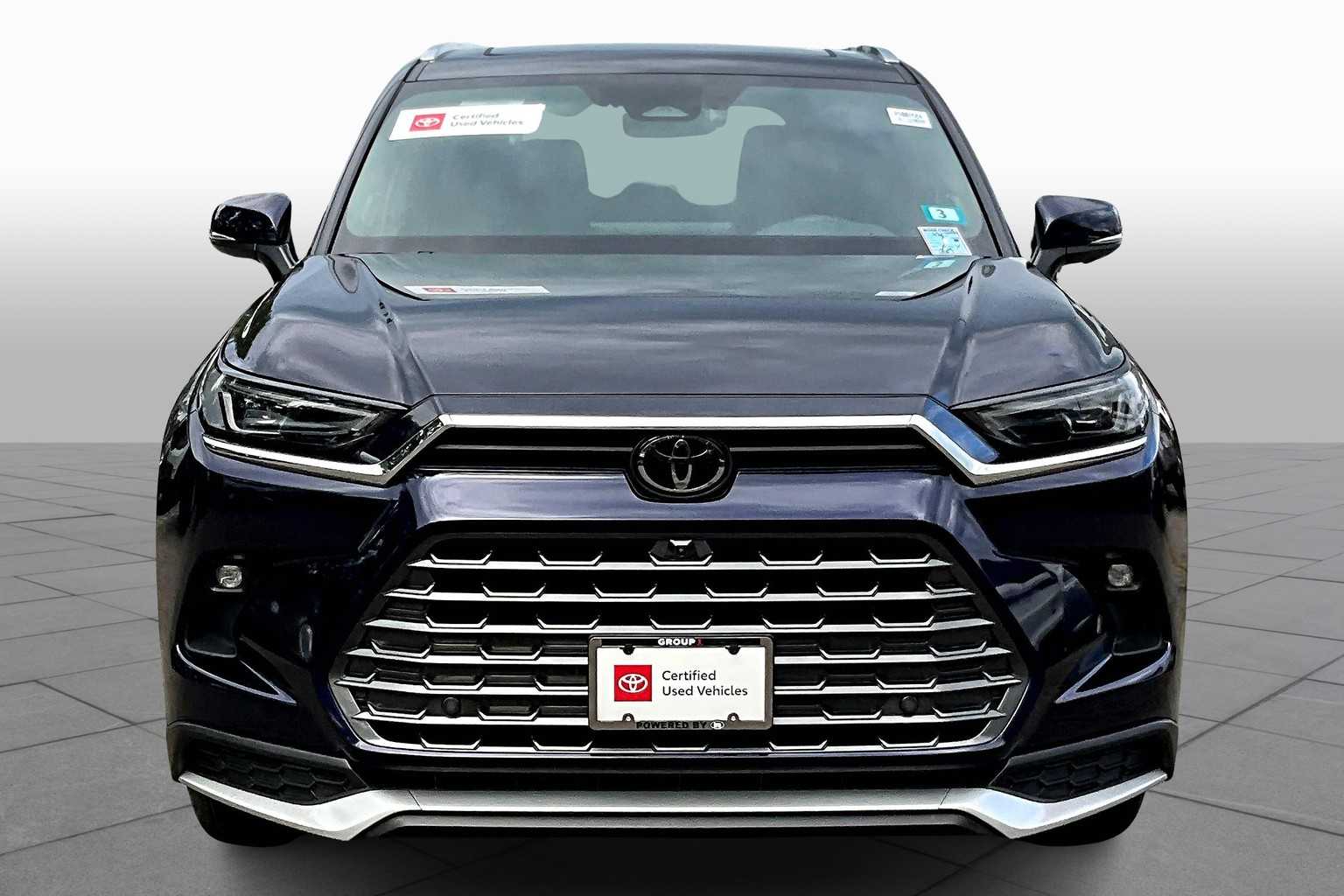 2024 Toyota Highlander Hybrid Platinum photo 3