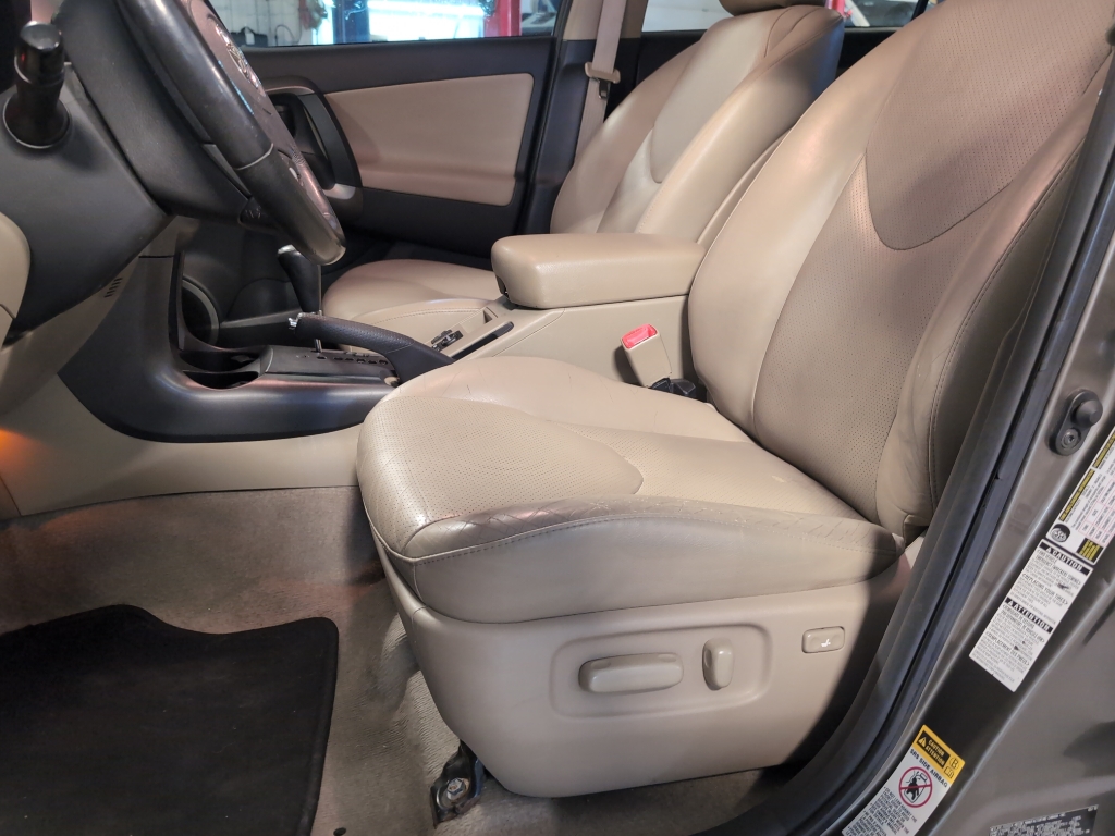 2010 Toyota RAV4 Limited photo 11