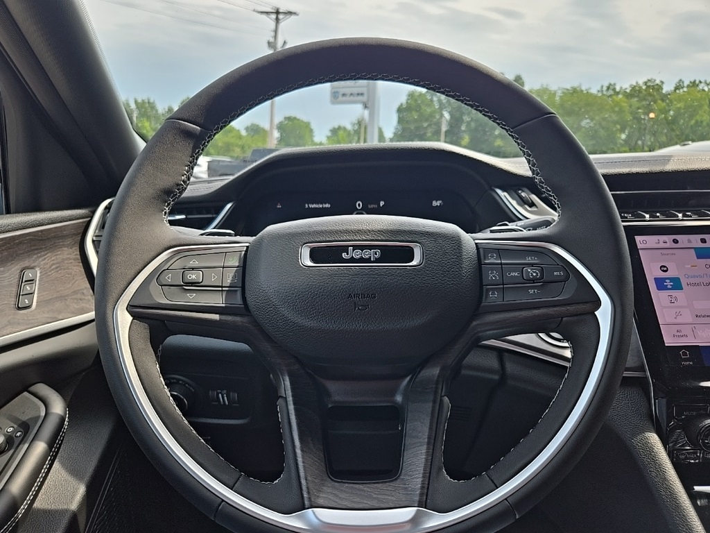 2025 Jeep Grand Cherokee Limited photo 37
