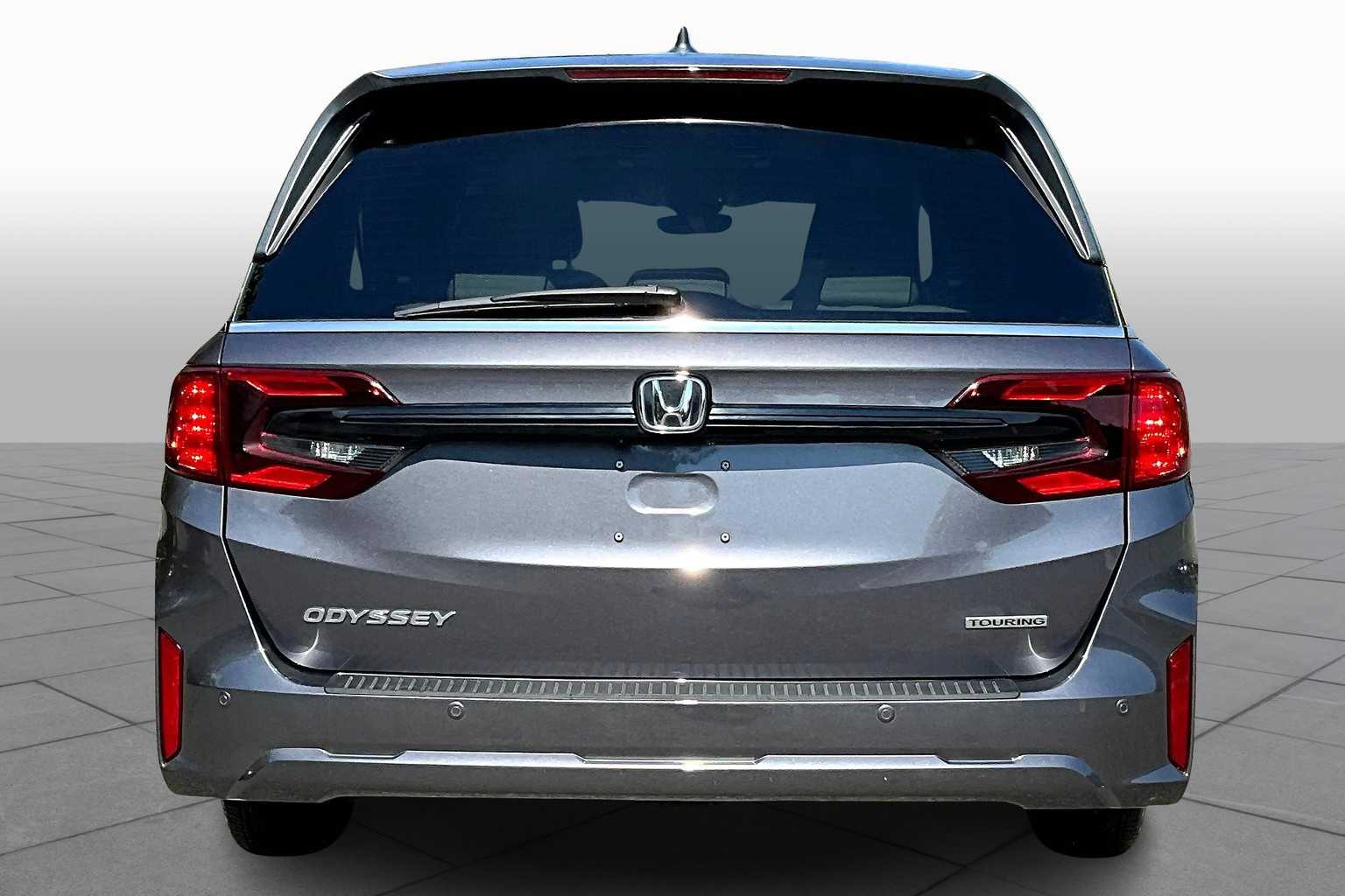 2025 Honda Odyssey Touring photo 4