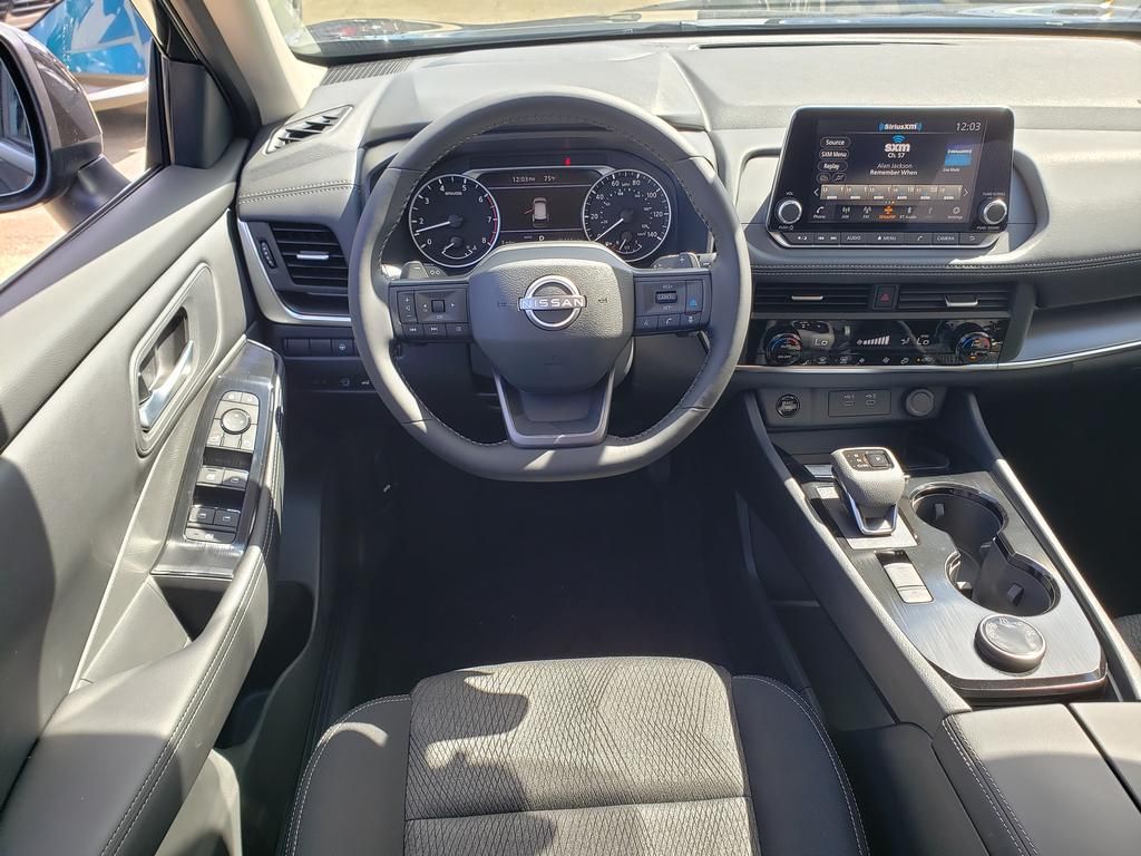 2026 Nissan Rogue SV photo 7