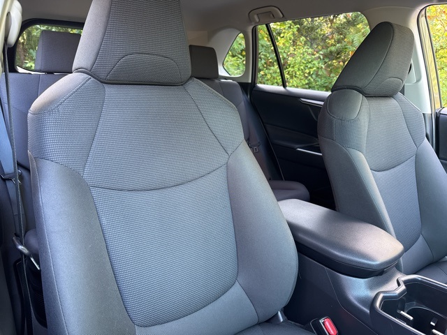 2022 Toyota RAV4 Hybrid LE photo 12