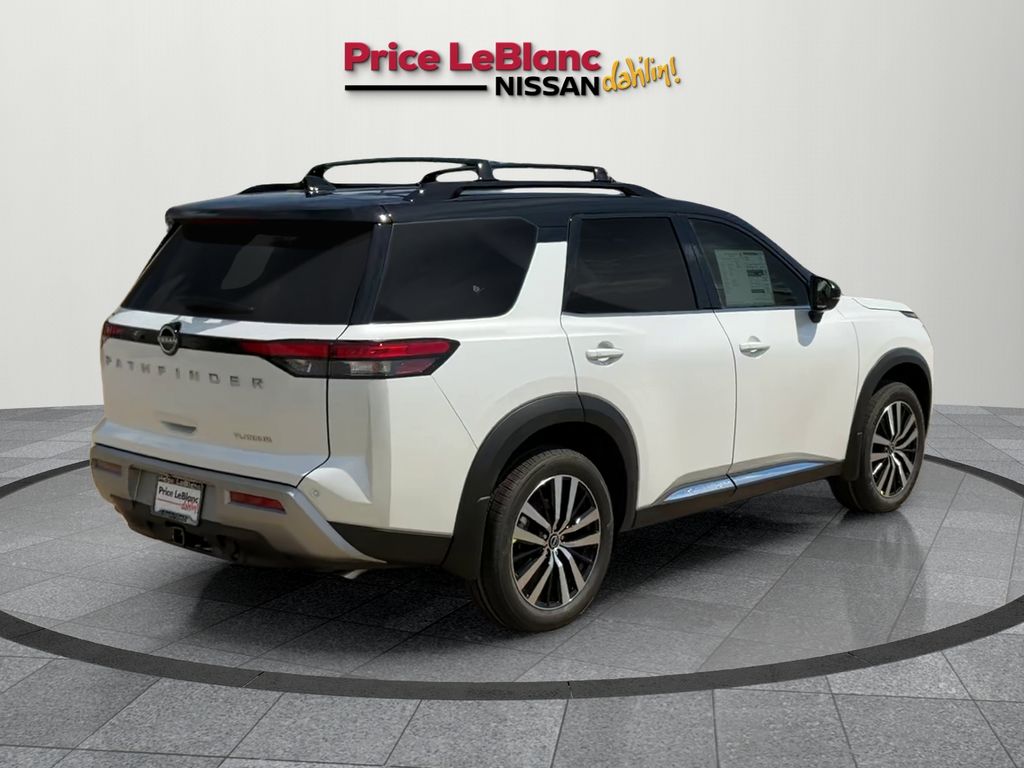 2025 Nissan Pathfinder Platinum photo 7