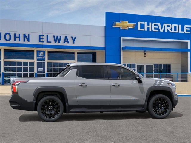 2026 Chevrolet Silverado photo 4