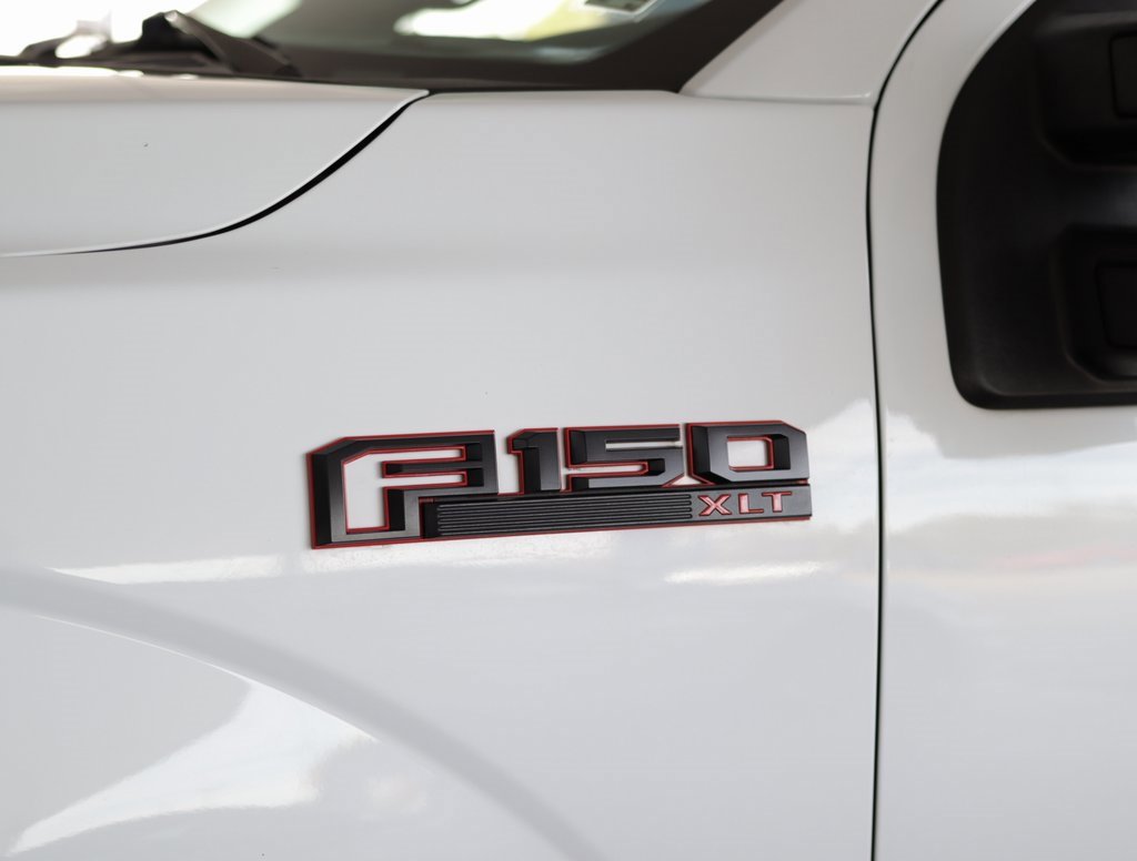 2015 Ford F-150 XLT photo 27
