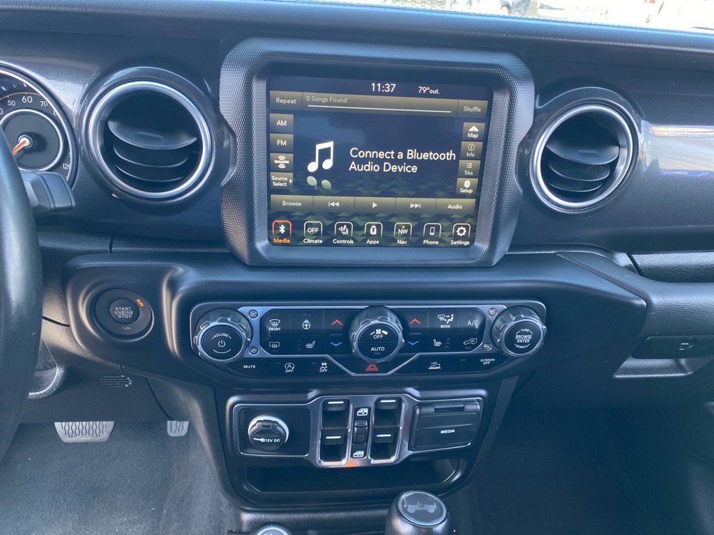 2023 Jeep Wrangler Sahara Altitude photo 9