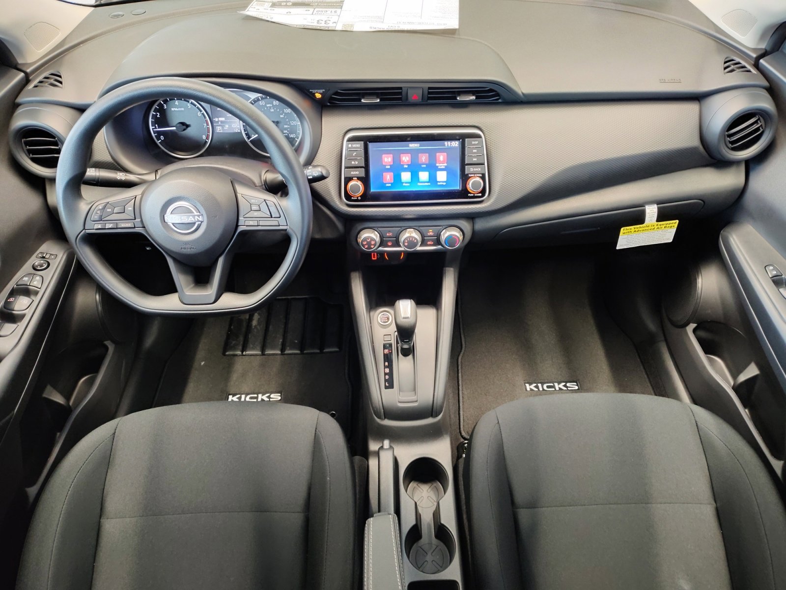 2025 Nissan Kicks Play S photo 3