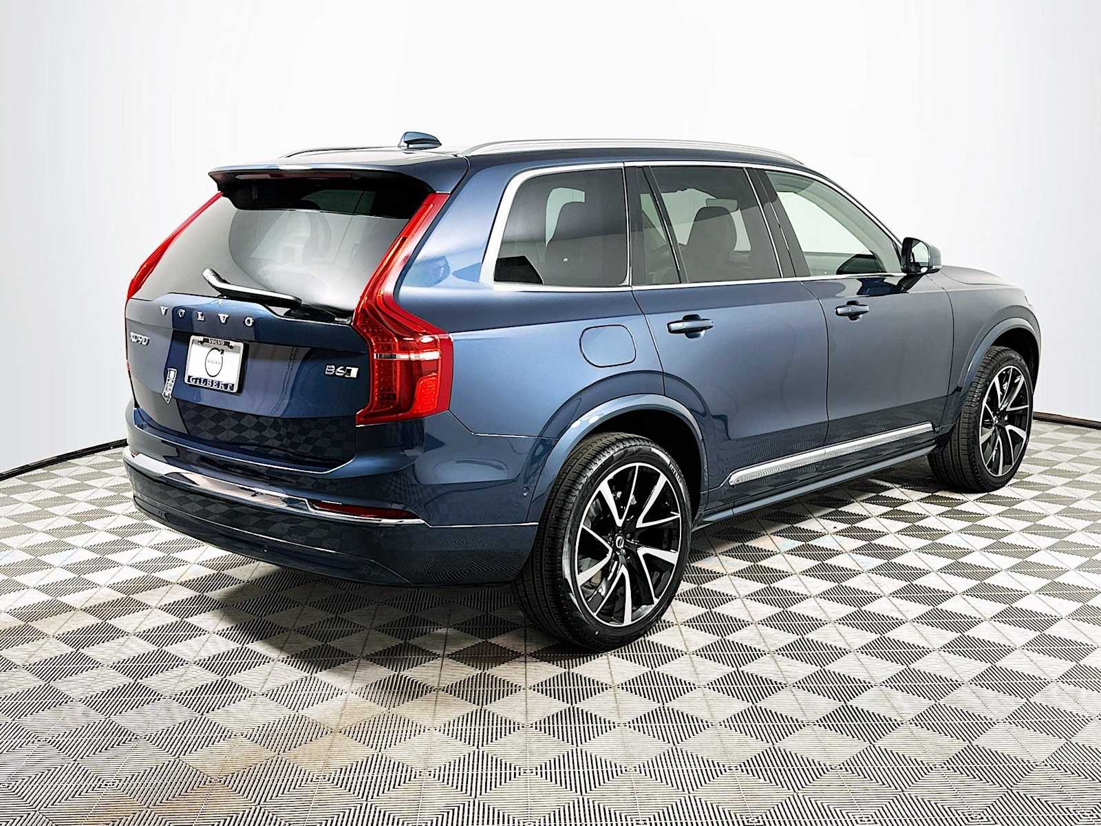2025 Volvo XC90 AWD Plus photo 6