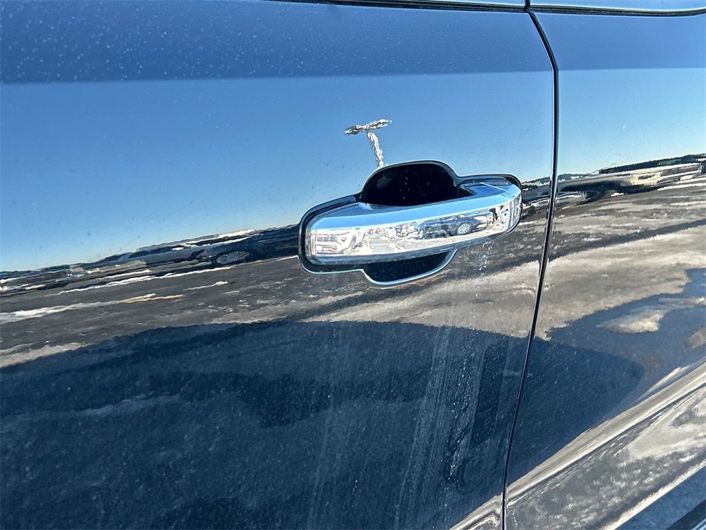 2026 GMC CANYON - Image 12