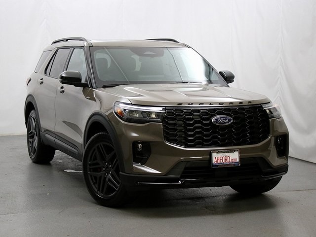 2026 Ford Explorer ST-LINE's photo
